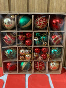 Bola natalina verde/verm/ouro 4cm kit c/36 peças